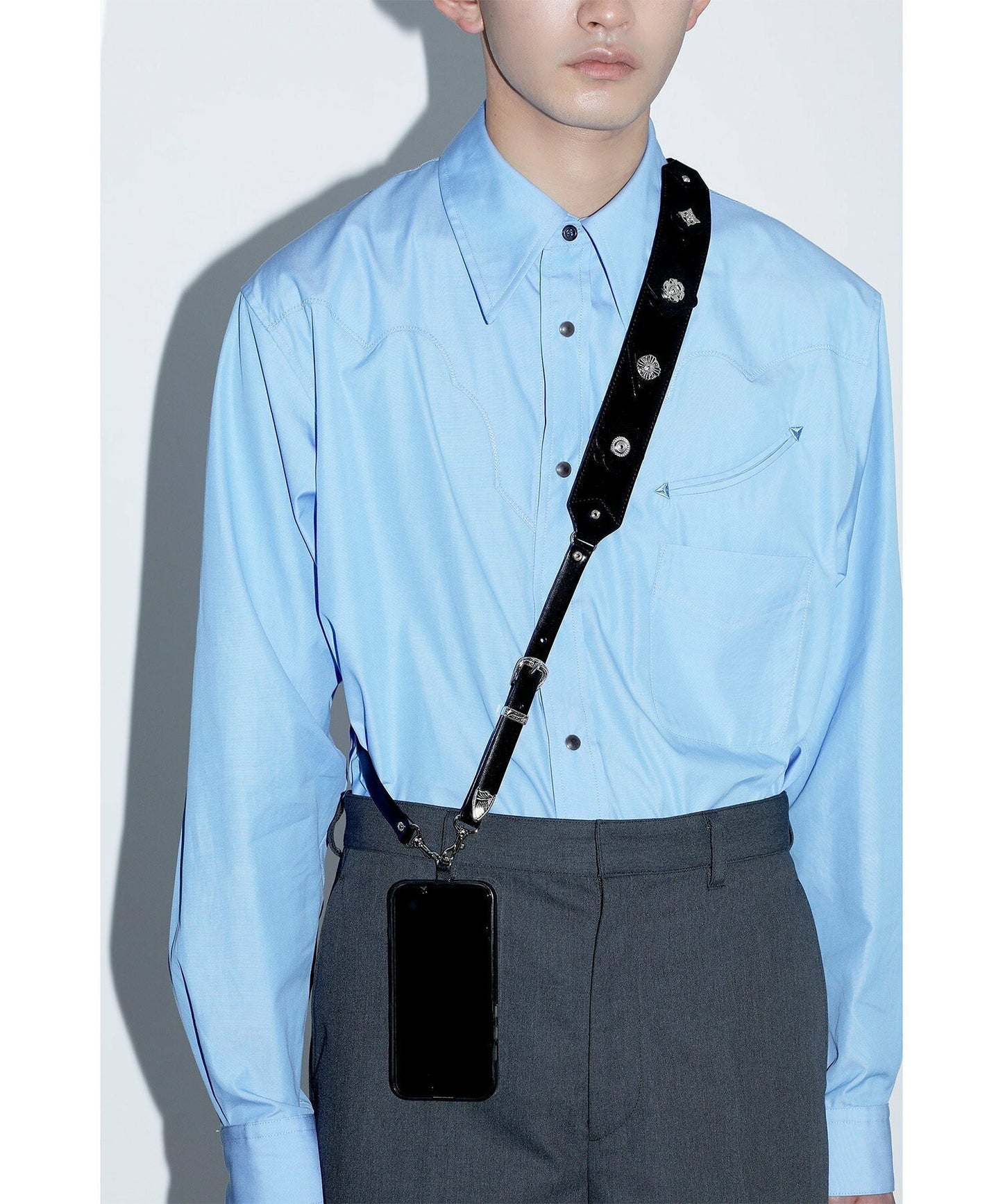 『預訂』日本 Toga Archives Leather Phone Strap 手機斜揹帶