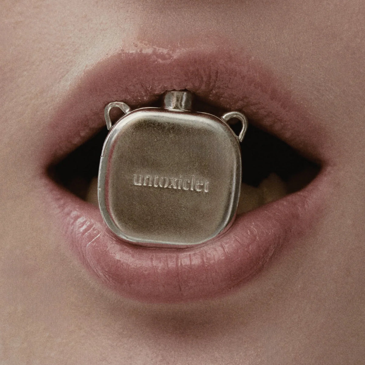 『預訂』泰國 Summerstuff.Marine x MorMorMor Untoxiclet - Locket Perfume Balm Necklace 香膏墜飾頸鍊